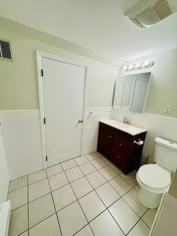 $1,850 | 72 Adams Street, Unit A, Waltham, MA 02453