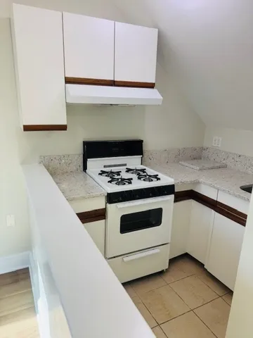 $1,850 | 72 Adams Street, Unit A, Waltham, MA 02453