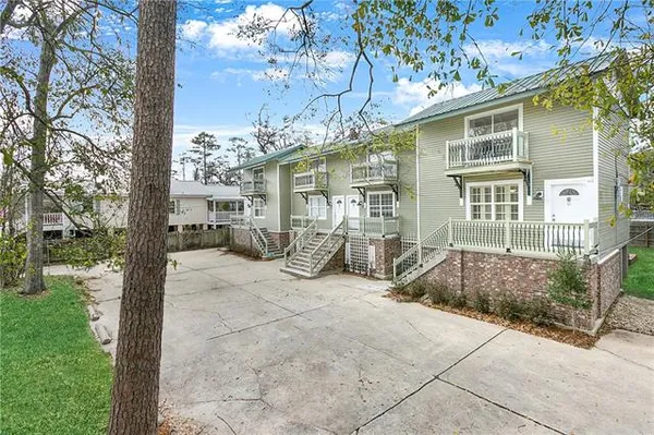 $1,500 | 402 Coffee Street, Unit D, Mandeville, LA 70448