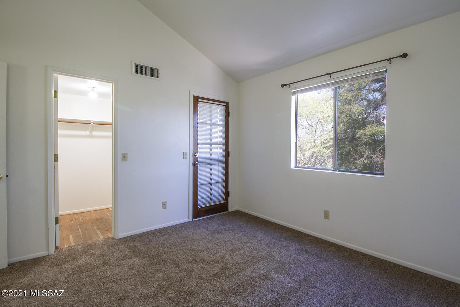 3690 North Country Club Road, Unit 1042 Tucson, AZ 85716 - Photo 4 of 33