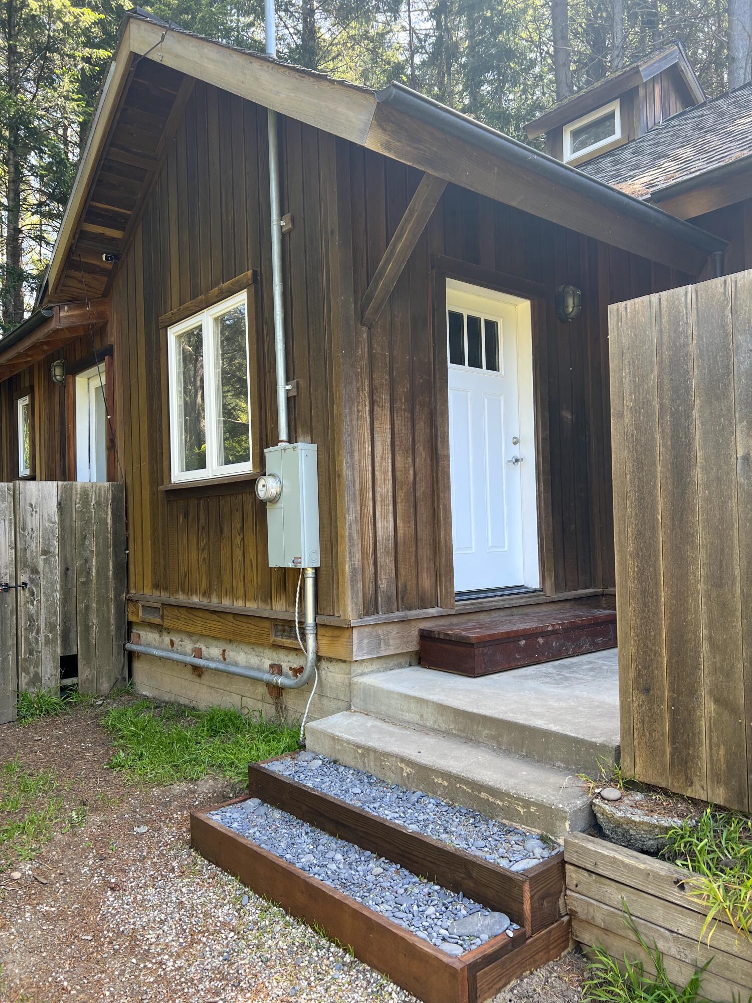 355 Ridge Road Shelter Cove, CA 95589 - Photo 4 of 37 Entry steps