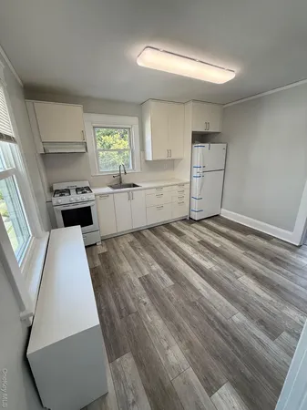 $2,400 | 11 North Street, Glen Cove, NY 11542