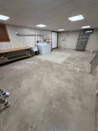 $2,400 | 11 North Street, Glen Cove, NY 11542