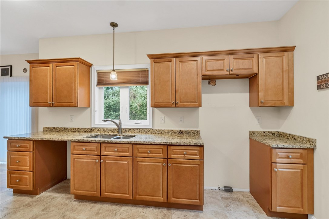 35 Chickadee Way, Unit 35 Danielson, CT 06239 - Photo 13 of 36