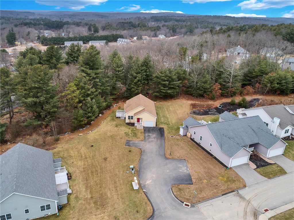 35 Chickadee Way, Unit 35 Danielson, CT 06239 - Photo 2 of 36