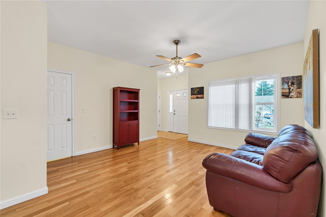 35 Chickadee Way, Unit 35 Danielson, CT 06239 - Photo 4 of 36
