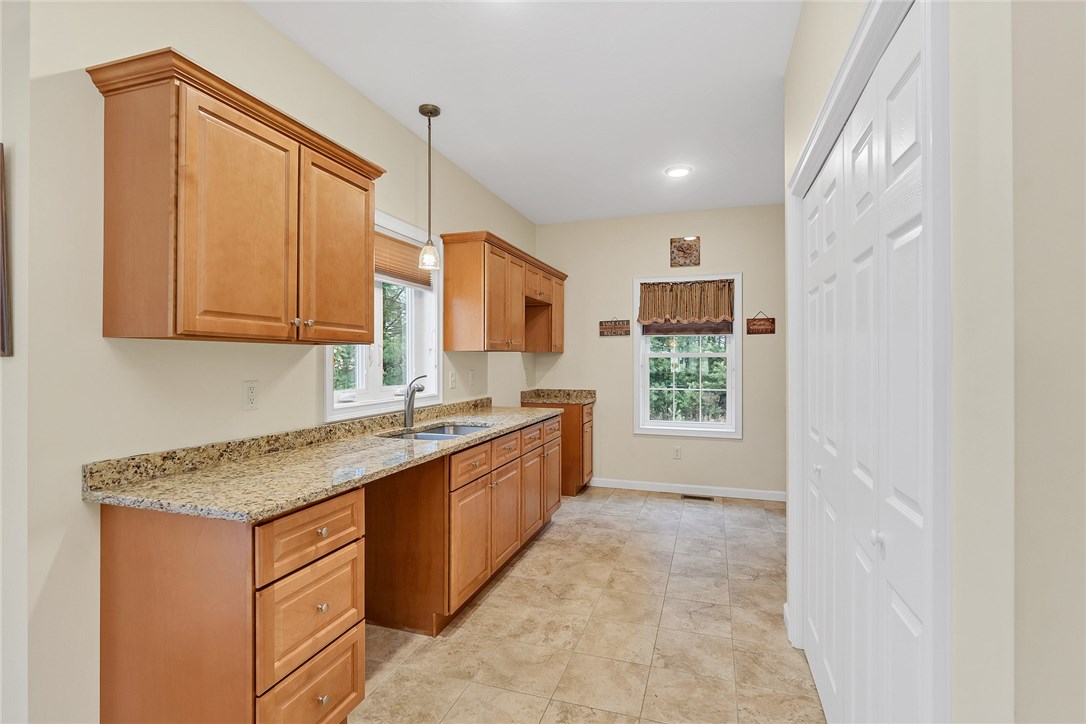 35 Chickadee Way, Unit 35 Danielson, CT 06239 - Photo 8 of 36