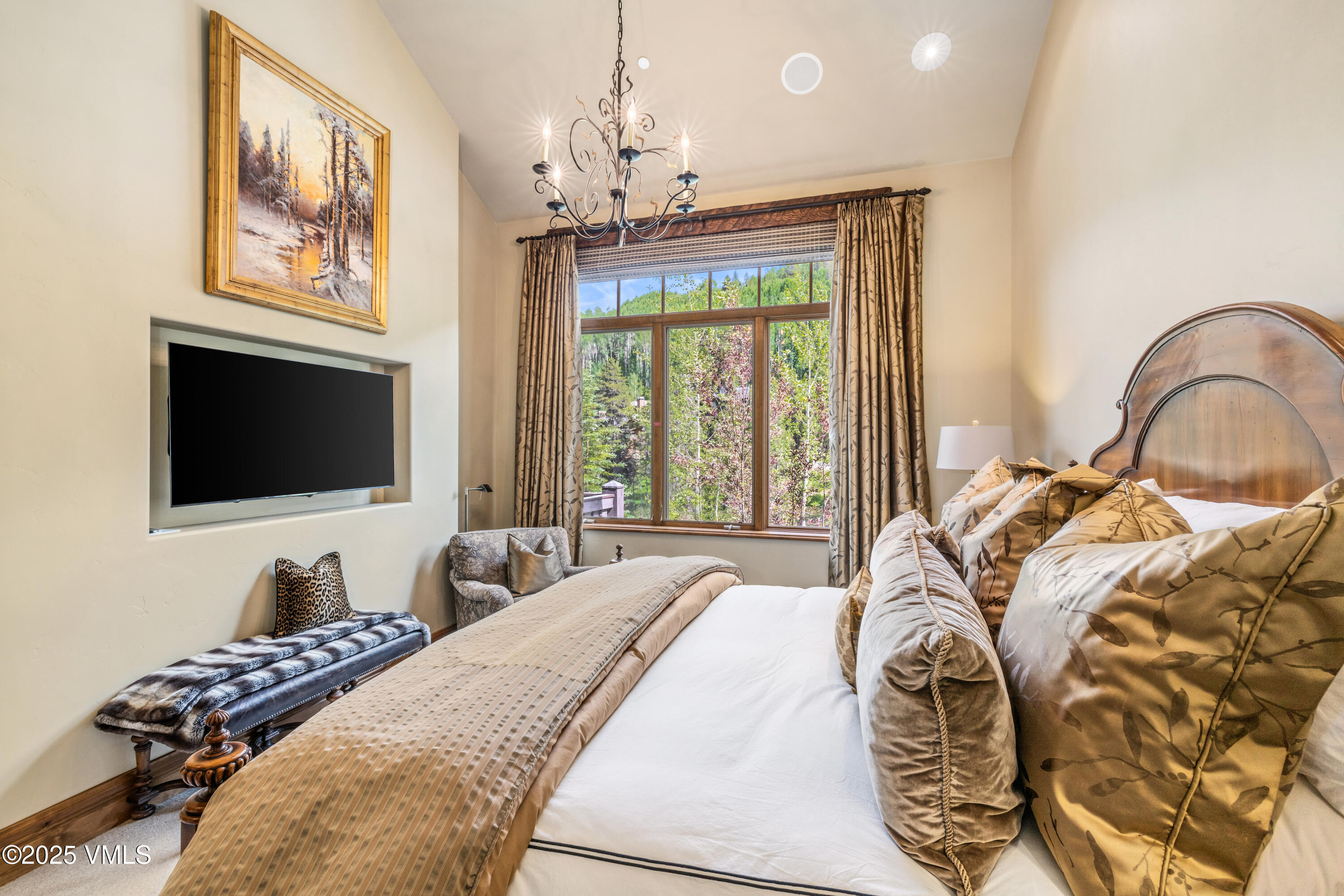 825 West Forest Road, Unit 2 Vail, CO 81657 - Photo 19 of 49 138A6024_1_1v2