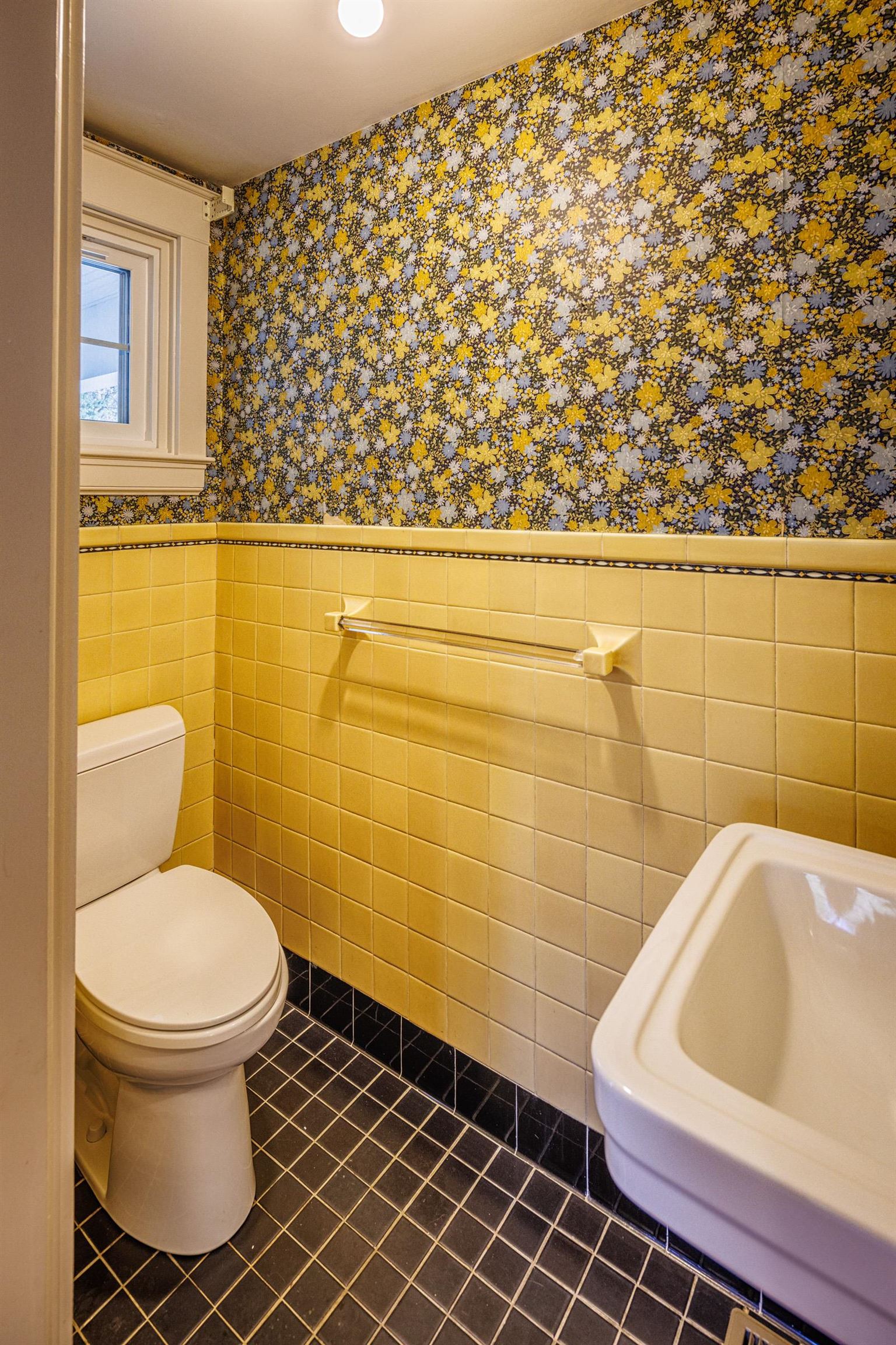 1 Old Littleworth Road Dover, NH 03820 - Photo 8 of 40