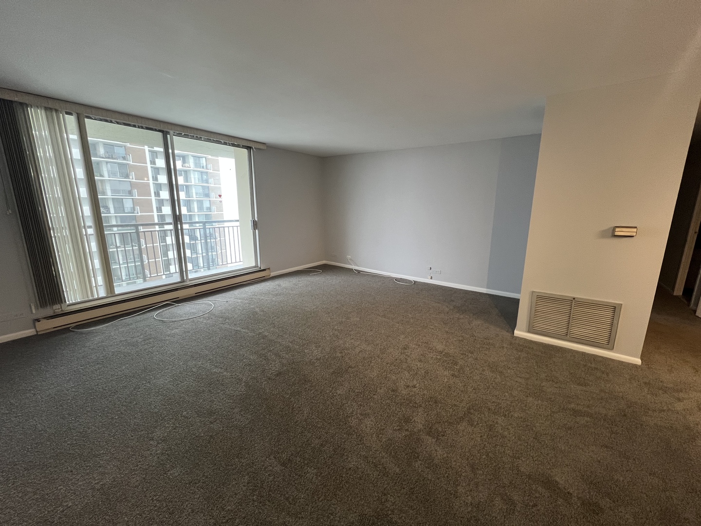6007 North Sheridan Road, Unit 28D Chicago, IL 60660 - Photo 3 of 20
