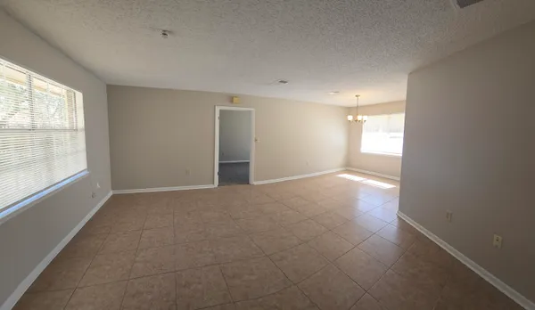 $1,975 | 309 Somerset Drive, Fort Walton Beach, FL 32547