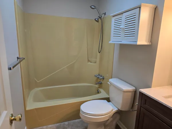 $1,975 | 309 Somerset Drive, Fort Walton Beach, FL 32547