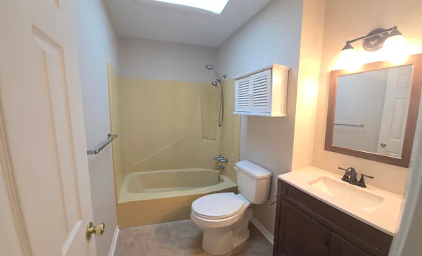 $1,975 | 309 Somerset Drive, Fort Walton Beach, FL 32547