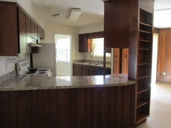 $1,975 | 309 Somerset Drive, Fort Walton Beach, FL 32547
