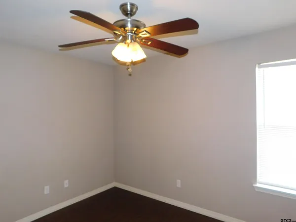 $1,550 | 19648 County Road 431, Lindale, TX 75771