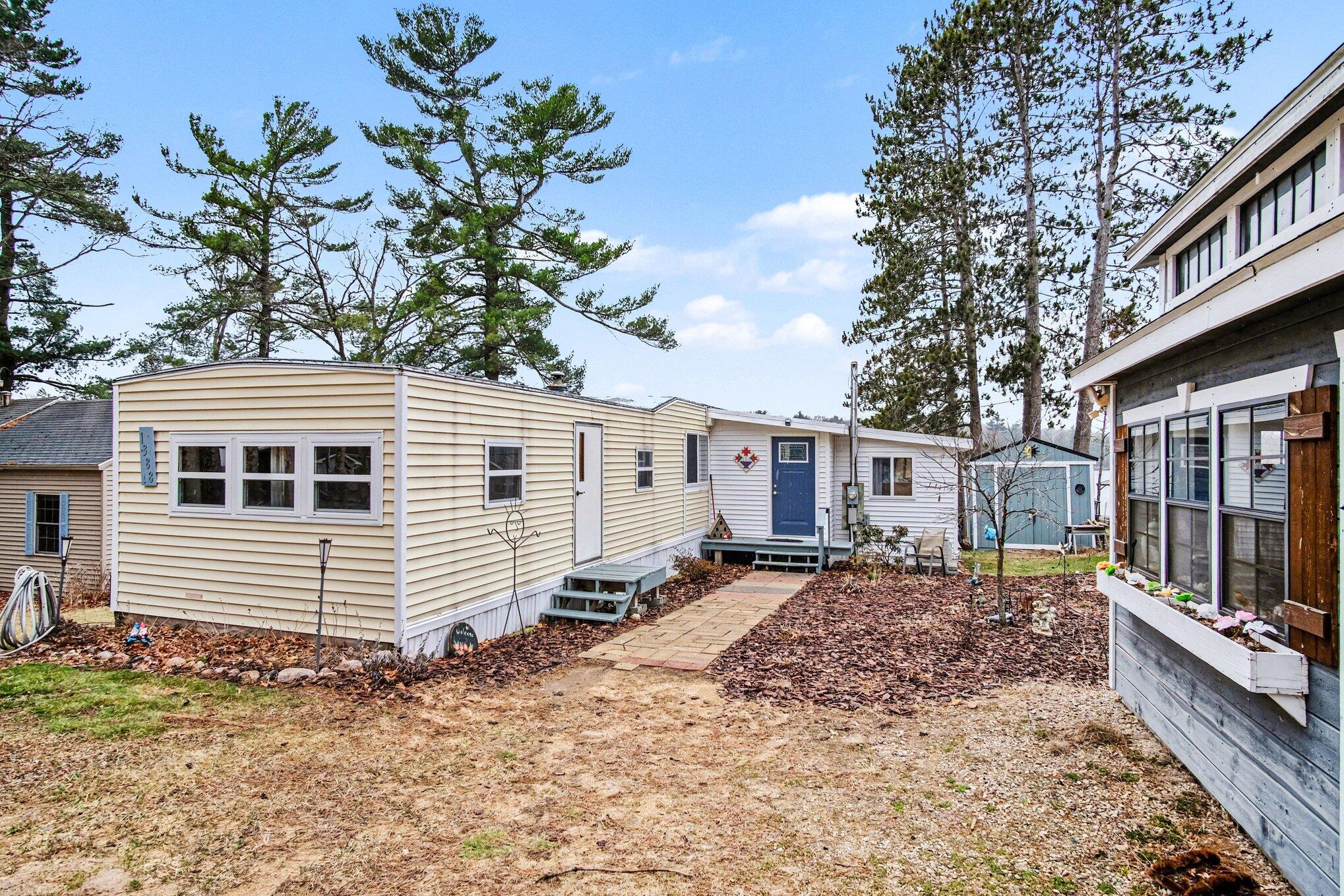 1388 Vining Road Greenville, MI 48838 - Photo 15 of 27 Front View