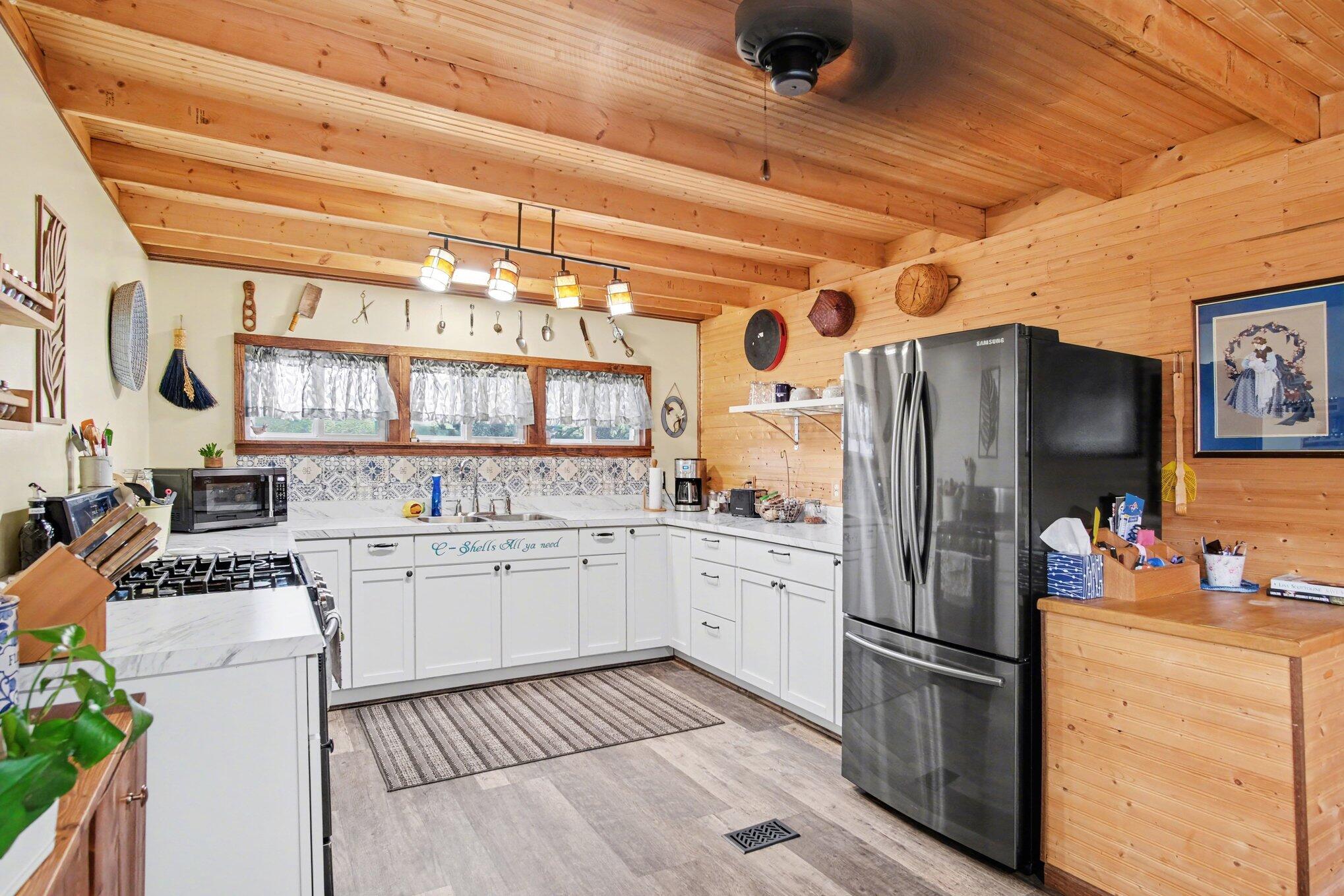 1388 Vining Road Greenville, MI 48838 - Photo 8 of 27 Kitchen