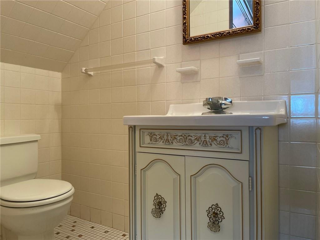 4517 Lincoln Avenue Jeannette, PA 15644 - Photo 31 of 37 a view of washer and dryer