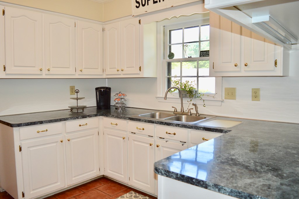 3950 Sears Road Columbus, GA 31907 - Photo 13 of 58 Kitchen