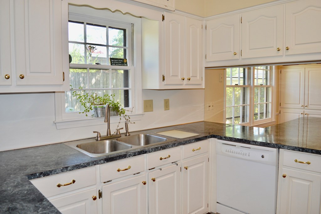 3950 Sears Road Columbus, GA 31907 - Photo 15 of 58 Kitchen
