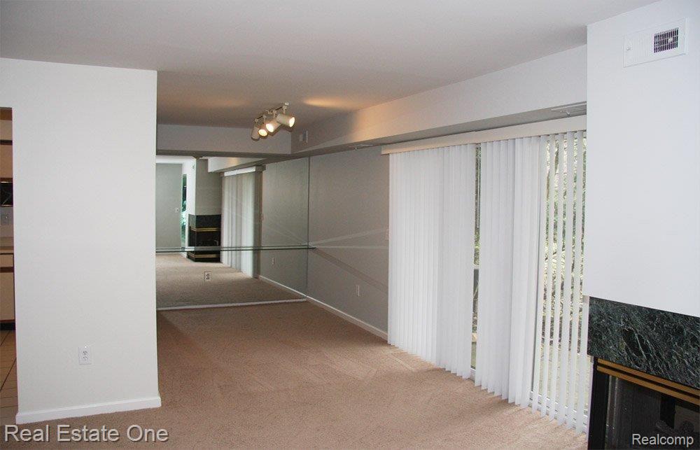 27434 Evergreen Road, Unit 37 Southfield, MI 48076 - Photo 5 of 18