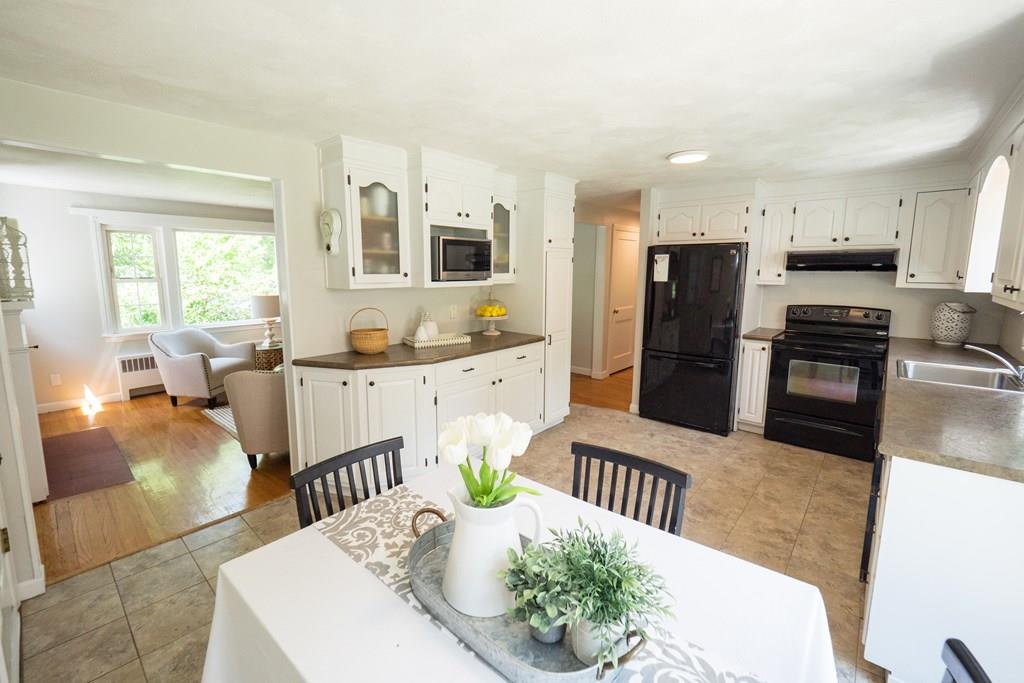 29 Brooksbie Road Bedford, MA 01730 - Photo 10 of 34 Gallery Image 10