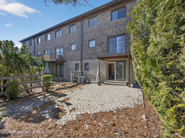 $769,000 | 261 Hillbrook Drive | Grasmere