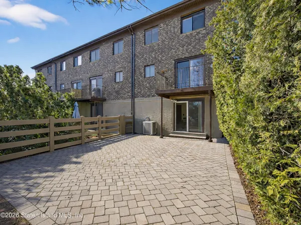 $769,000 | 261 Hillbrook Drive | Grasmere