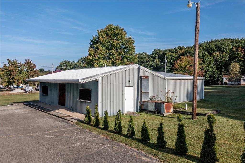 491 West Lake Road Transfer, PA 16154 - Photo 2 of 44 Gallery Image 2