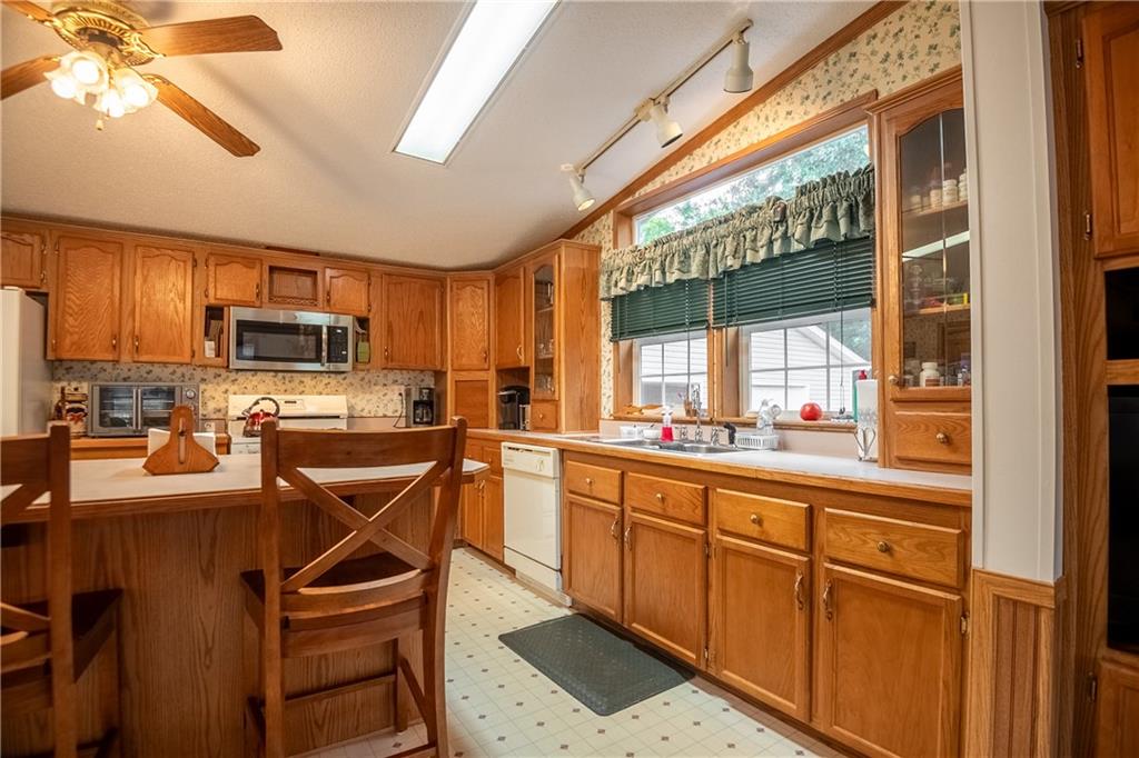 491 West Lake Road Transfer, PA 16154 - Photo 6 of 44 Gallery Image 6