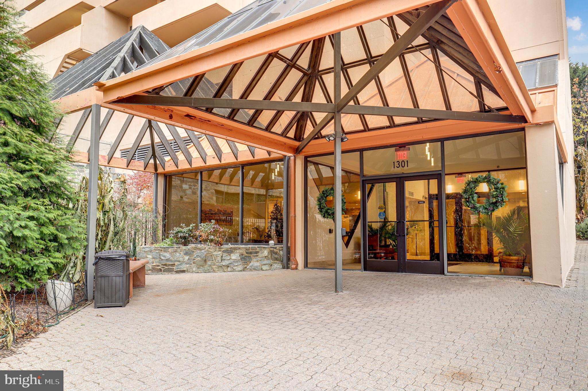 1301 North Courthouse Road, Unit 1103 Arlington, VA 22201 - Photo 32 of 34