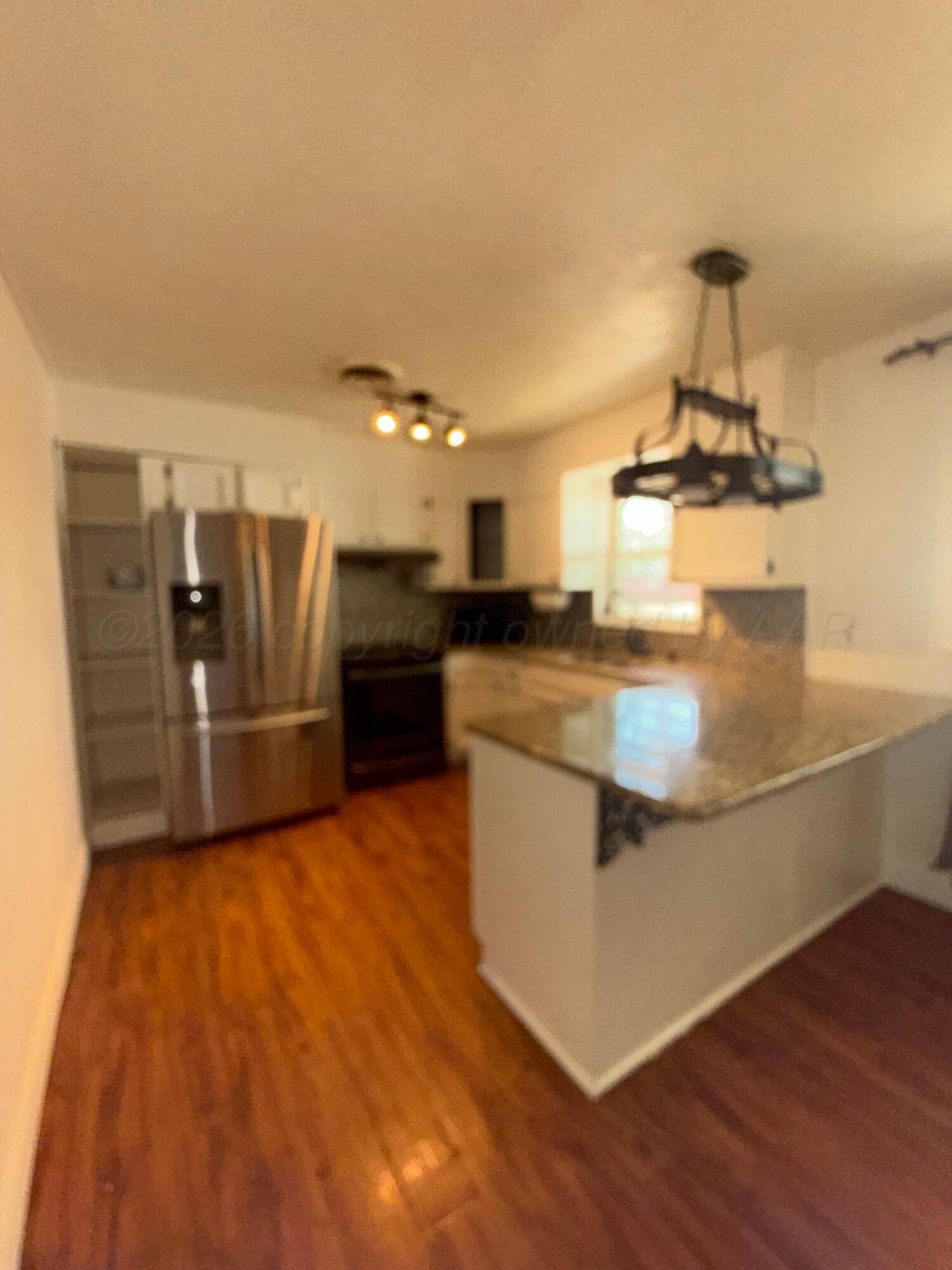 1000 Triangle Drive Sunray, TX 79086 - Photo 3 of 12 Kitchen