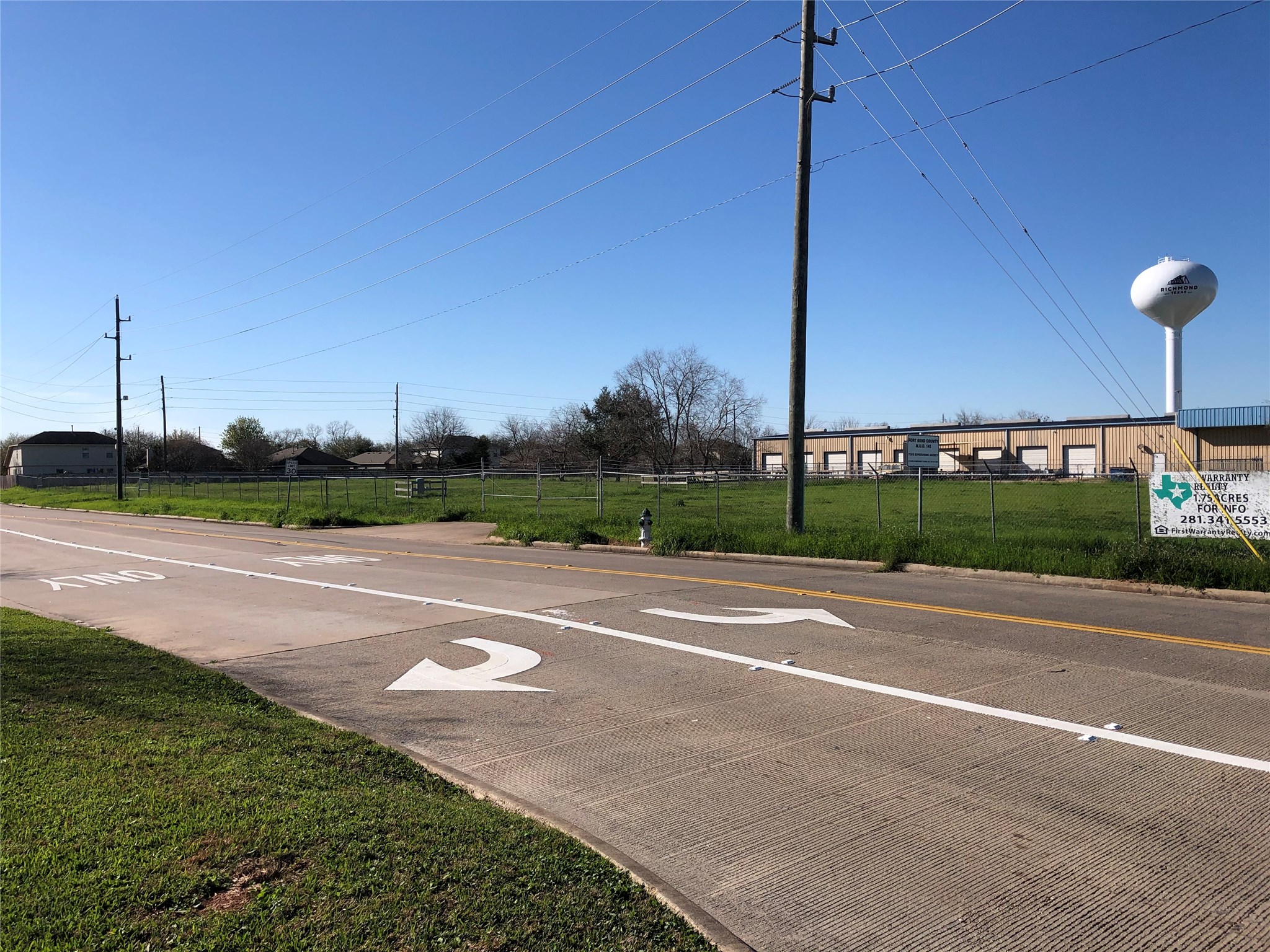 1121 Fm 359 Road Richmond, TX 77406 - Photo 2 of 17 a view of a basket ball ground