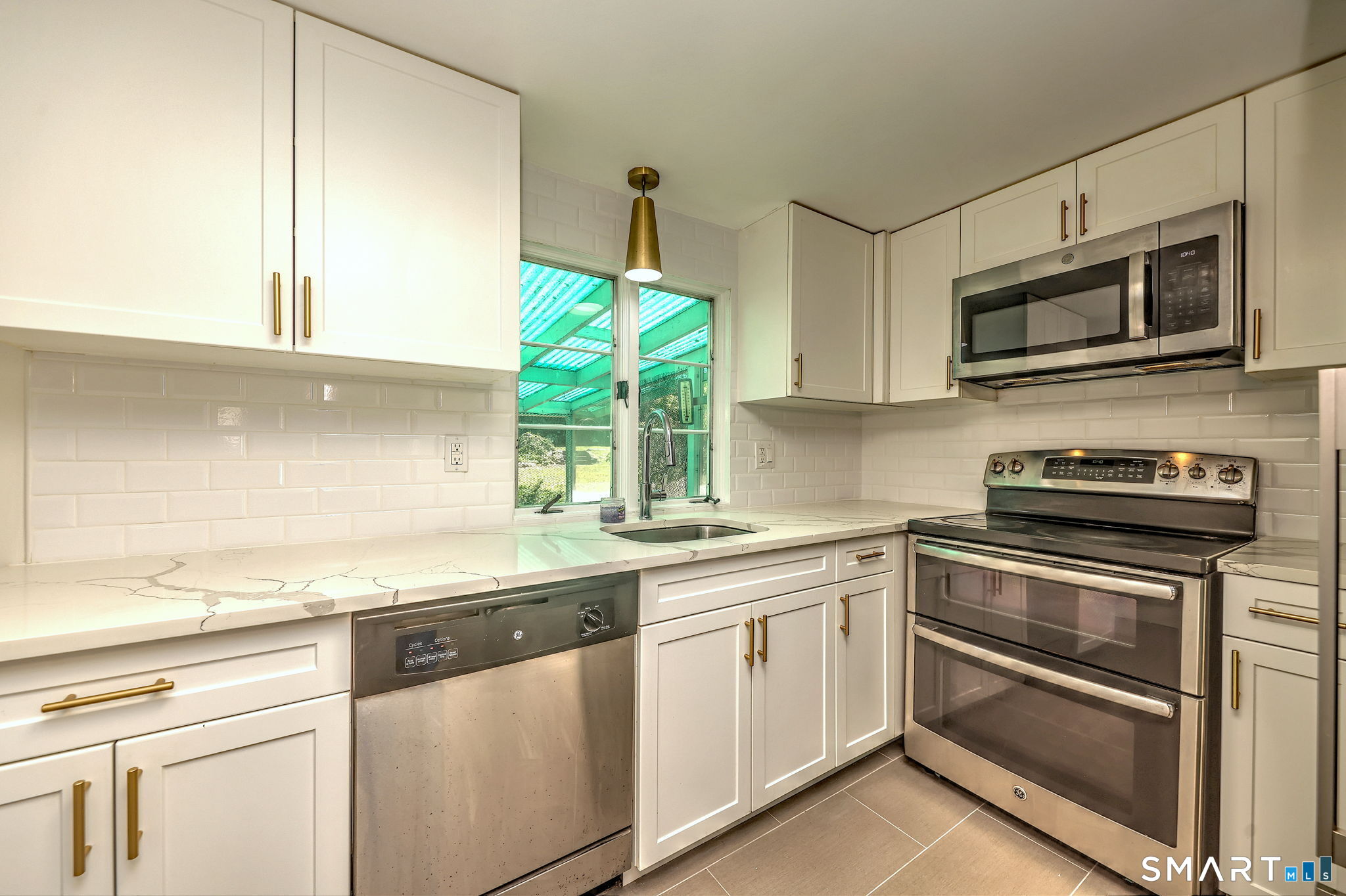 38 Eagle Road Norwalk, CT 06850 - Photo 5 of 22