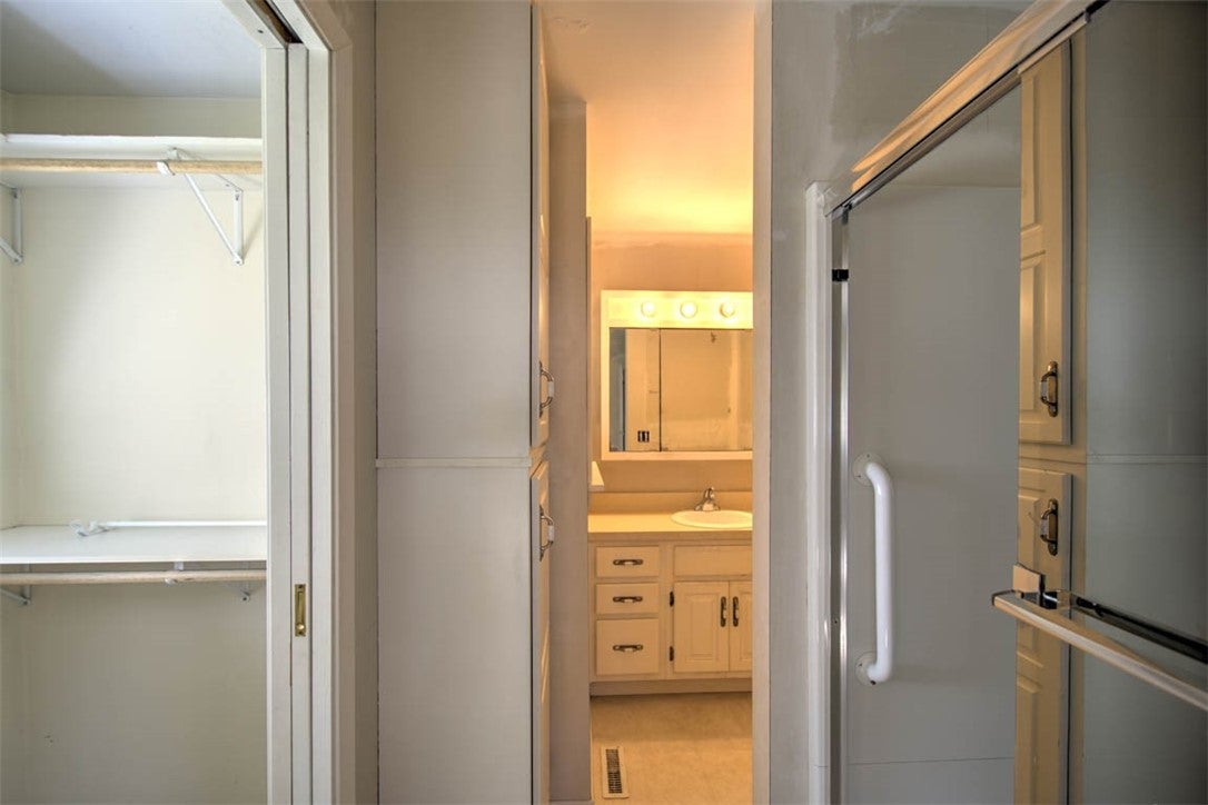 24 East South Court Drive Decatur, IL 62526 - Photo 24 of 38 Gallery Image 24