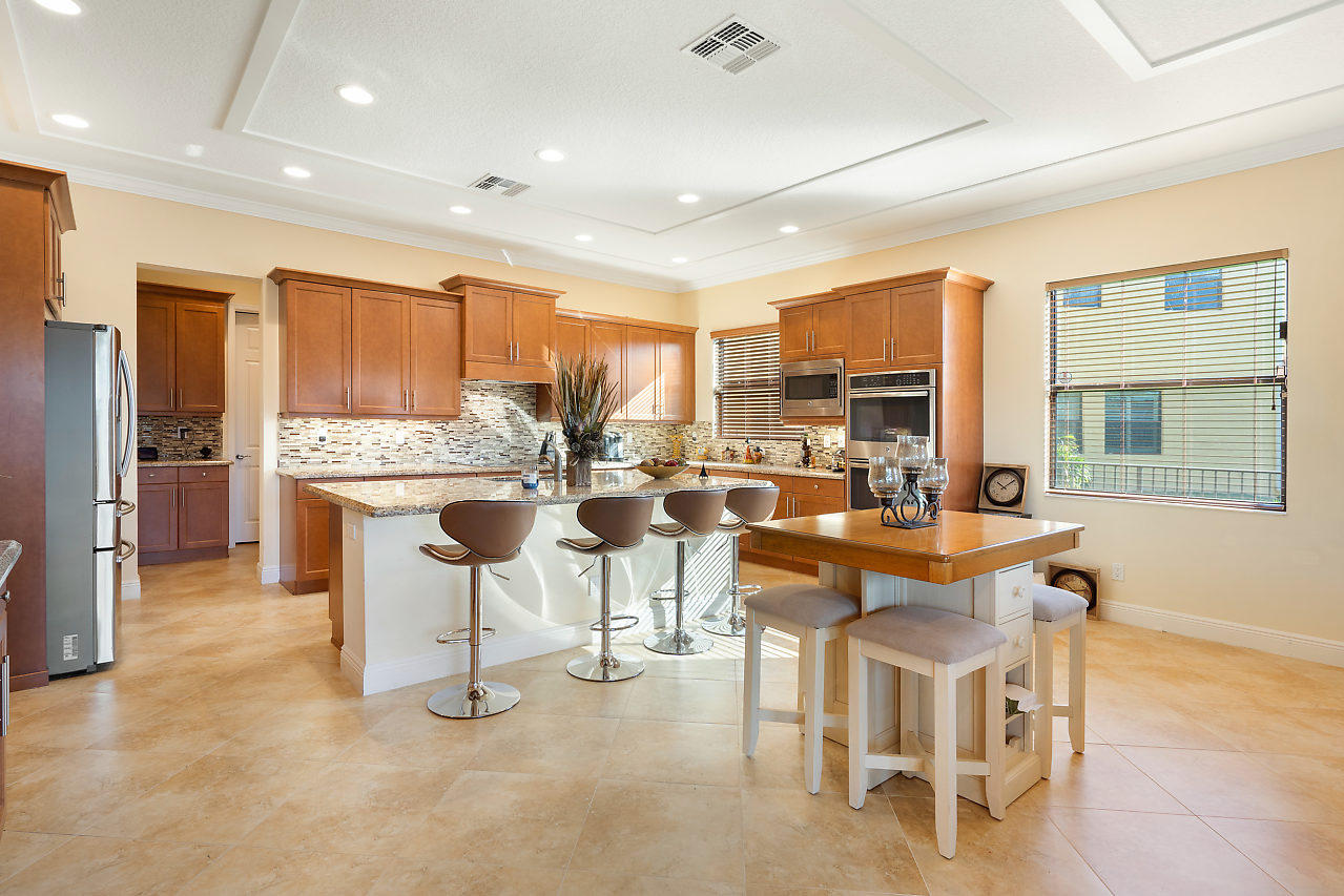 12161 Boca Reserve Lane Boca Raton, FL 33428 - Photo 7 of 26 018-12161BocaReserveLane-BocaRaton-FL-sm