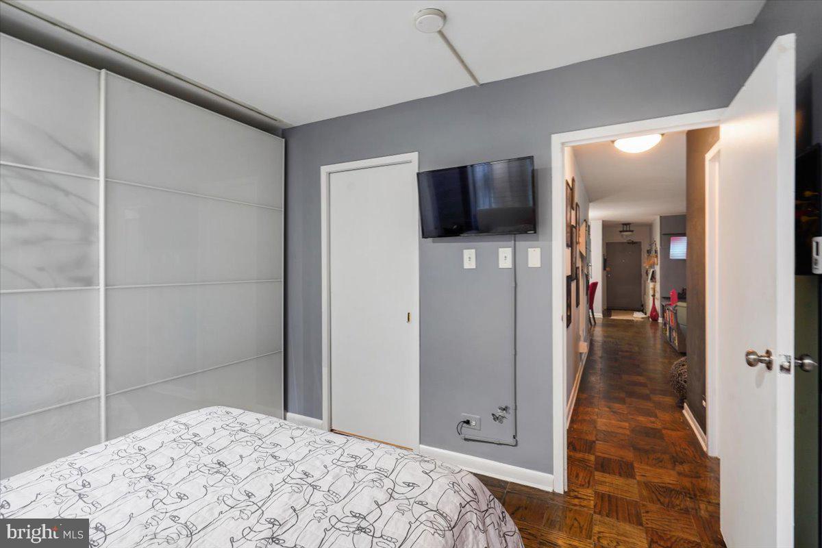1260 21st Street Northwest, Unit 111 Washington, DC 20036 - Photo 13 of 33 Modern bedroom with sleek design.