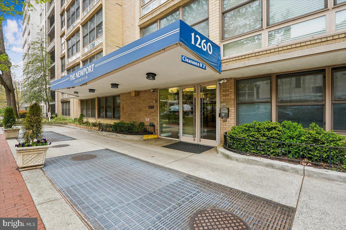 1260 21st Street Northwest, Unit 111 Washington, DC 20036 - Photo 2 of 33 Charming entrance to The Newport