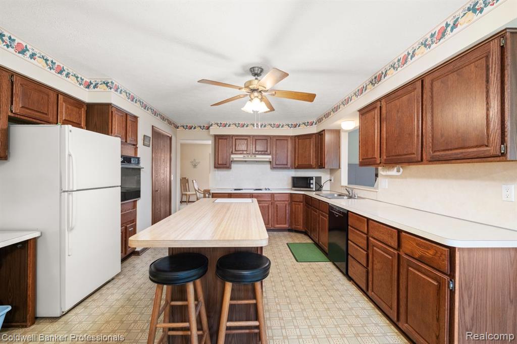 12520 Clyde Road Fenton, MI 48430 - Photo 8 of 36 Gallery Image 8