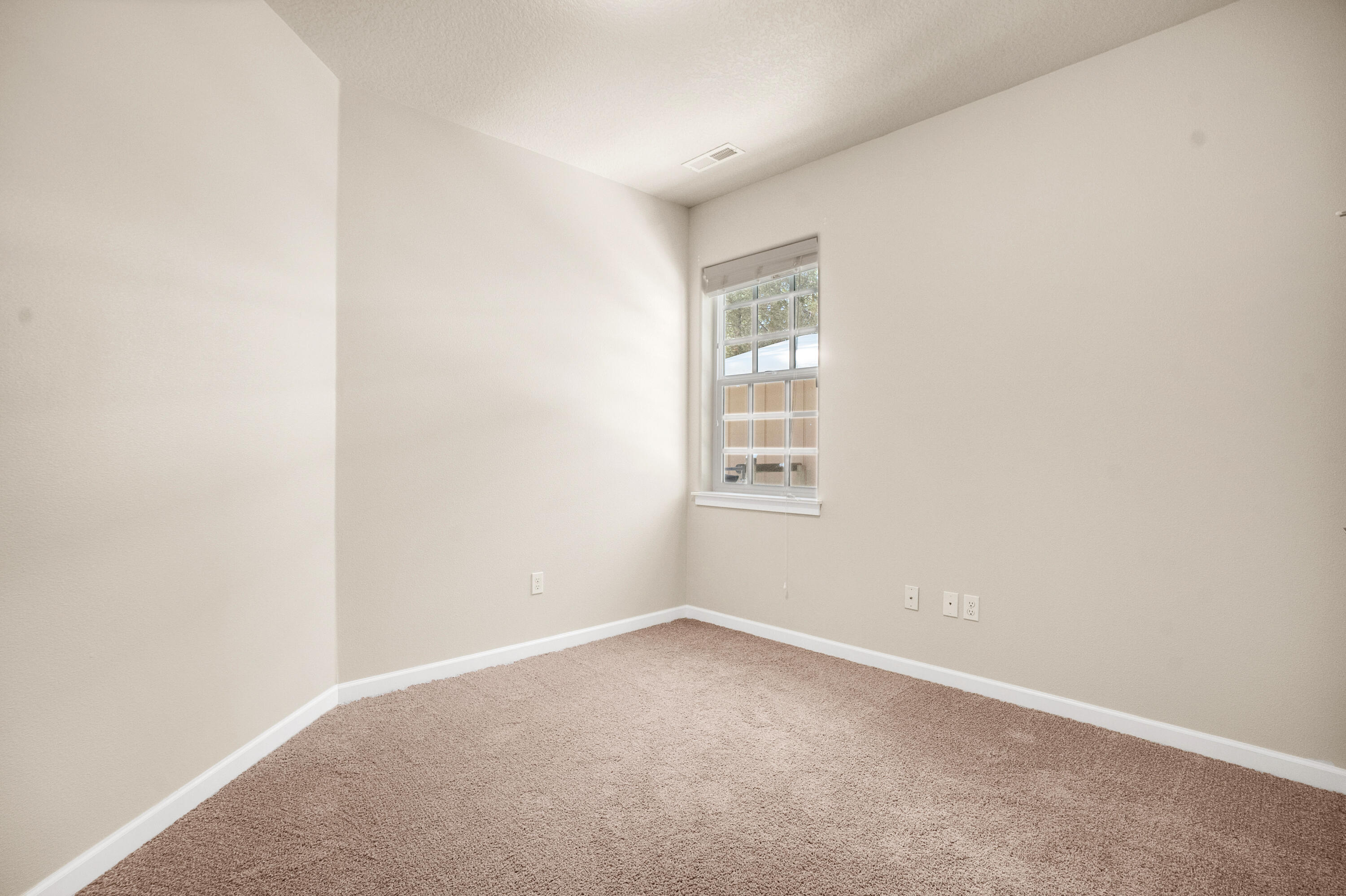 14883 Bluegrass Loop Sisters, OR 97759 - Photo 31 of 40 54