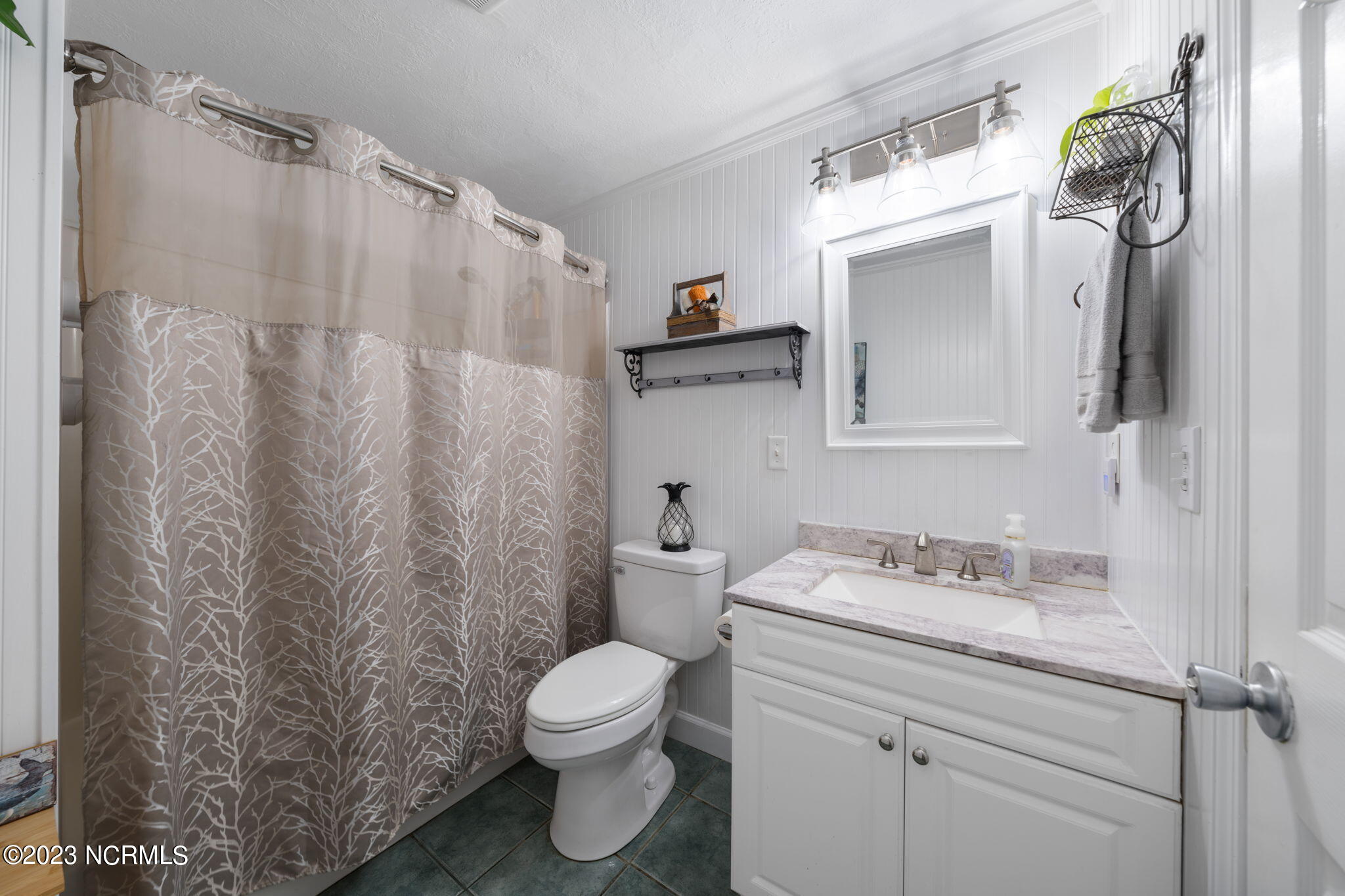 110 Waterway Trail Hampstead, NC 28443 - Photo 42 of 60 Renovated bath in efficiency