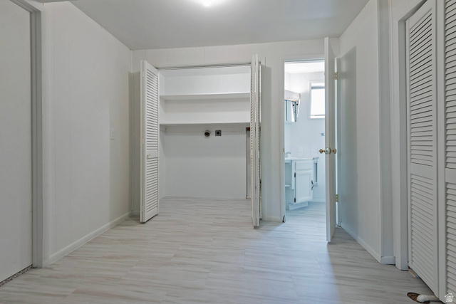 1722 Kimsbrough Road Sandy, UT 84092 - Photo 24 of 29 Light wood-finish flooring throughout