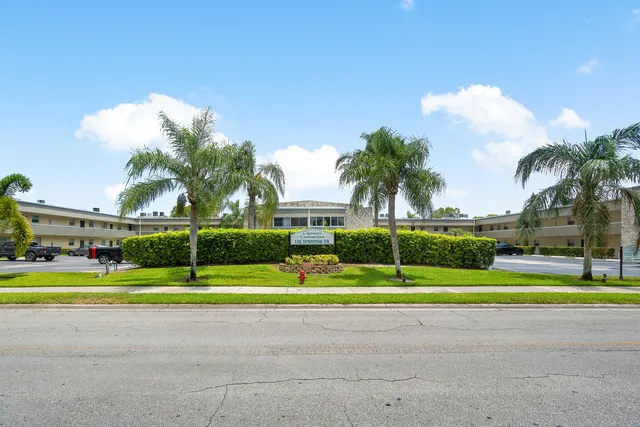 $2,650 | 126 Sparrow Drive, Unit 11B, Wellington, FL 33411