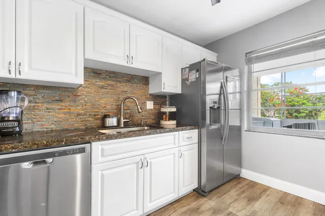 $2,650 | 126 Sparrow Drive, Unit 11B, Wellington, FL 33411