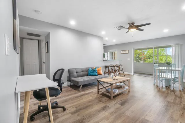 $2,650 | 126 Sparrow Drive, Unit 11B, Wellington, FL 33411