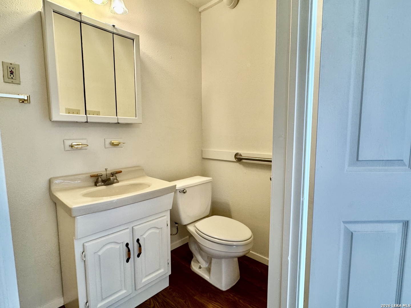 15430 South Main Lytle, TX 78052 - Photo 13 of 29