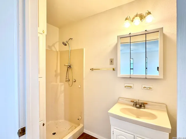 $249,000 | 15430 South Main, Lytle, TX 78052