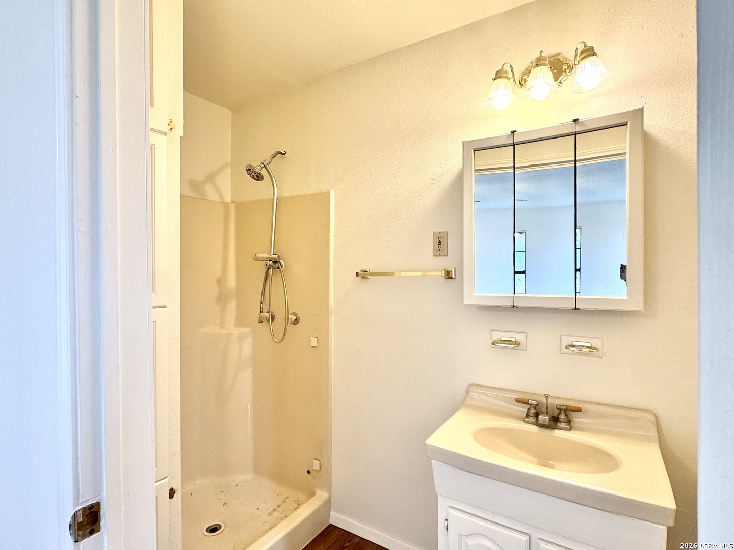 15430 South Main Lytle, TX 78052 - Photo 14 of 29