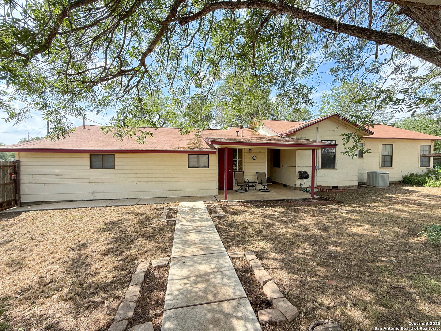 15430 South Main Lytle, TX 78052 - Photo 19 of 29