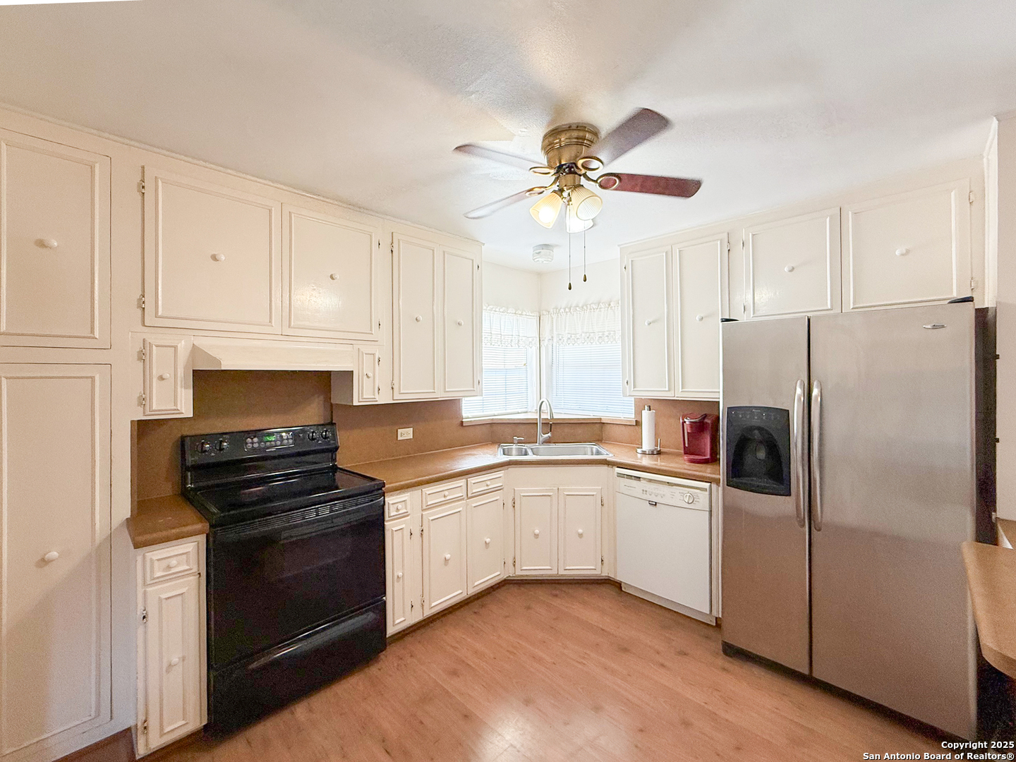 15430 South Main Lytle, TX 78052 - Photo 6 of 29